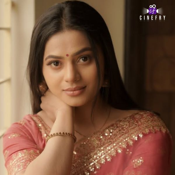 Delna Davis Biography