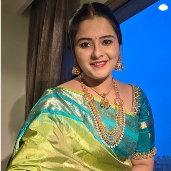 Haripriya Isai Biography