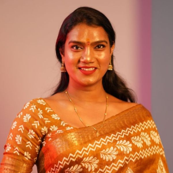 Vaishulisa Vallal Age