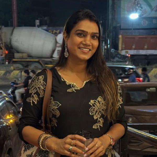 Vaishulisa Vallal Biography