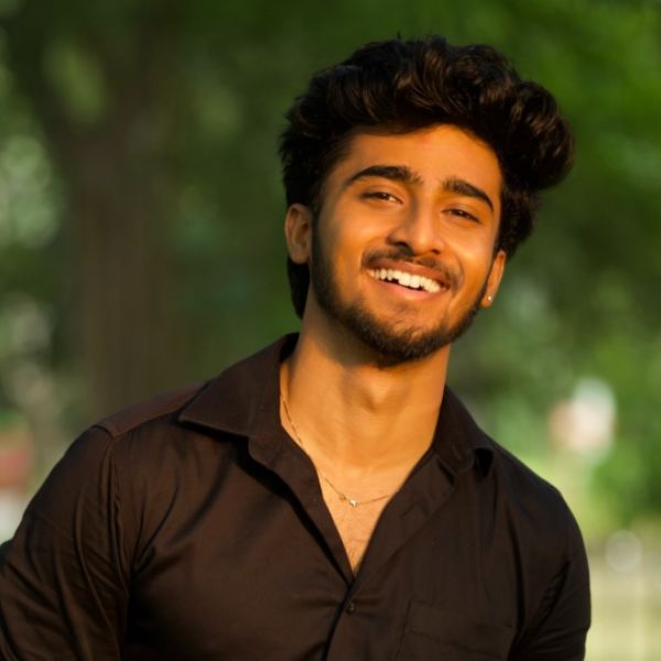 Roshan A Biography